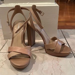 Gianni Bini Platform Heels Size 6